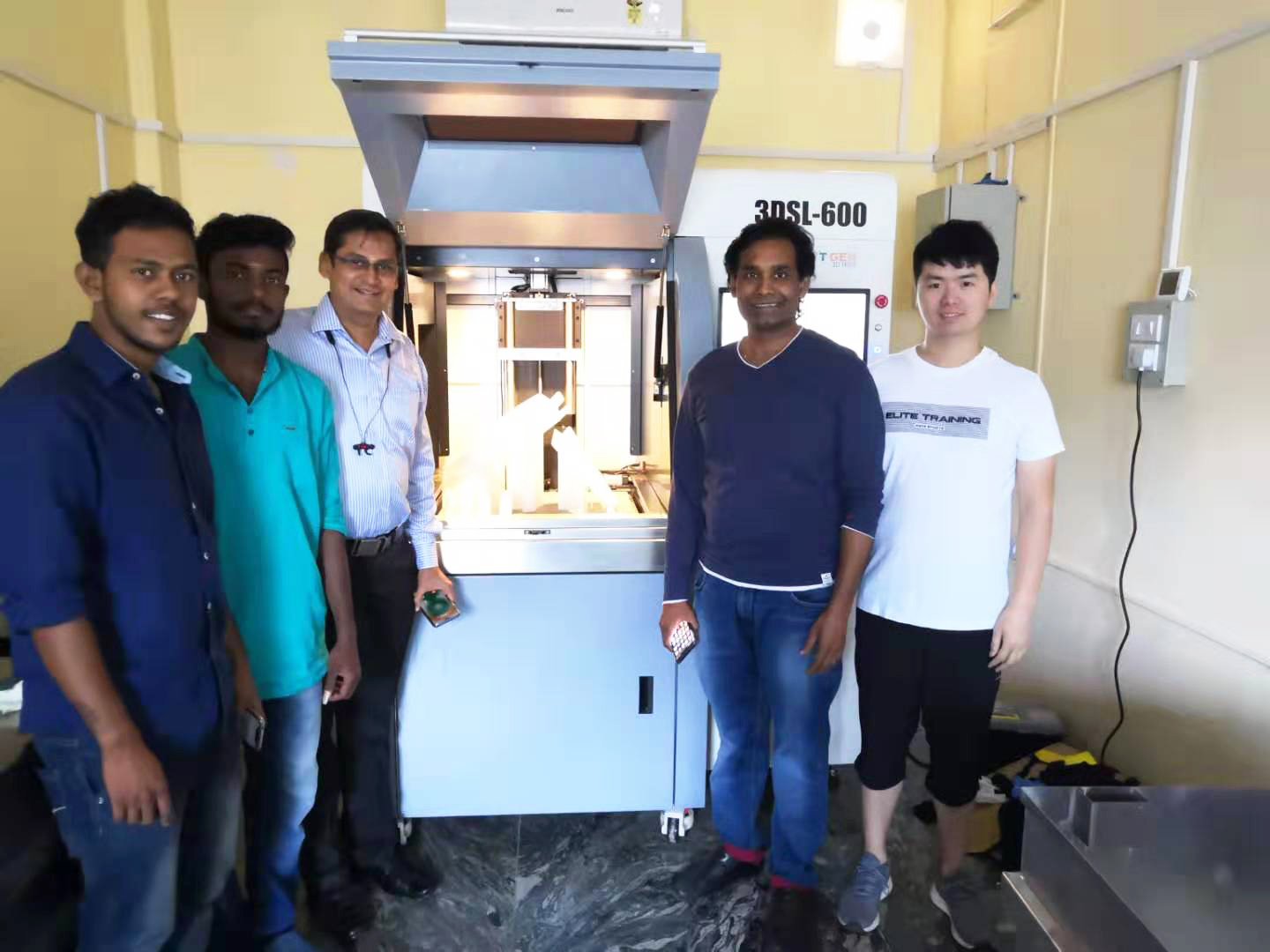 SLA 3D打印助力摩托車(chē)零部件制造